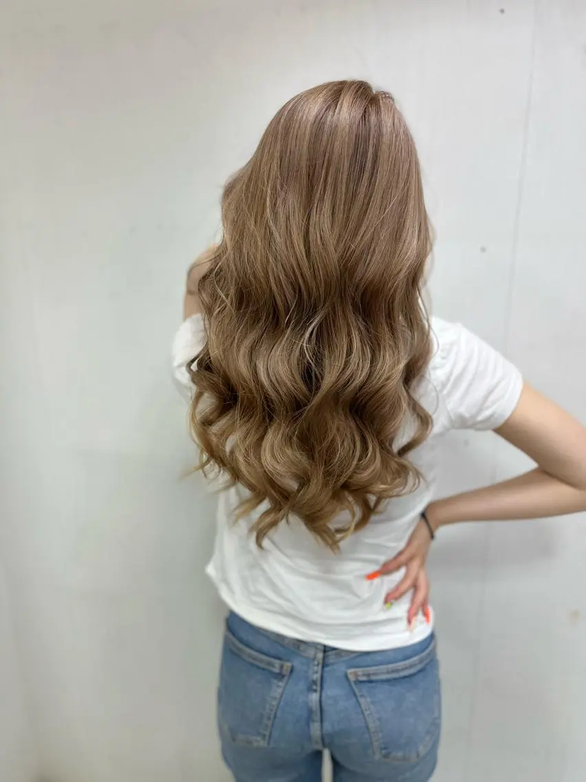 セミロング カラー パーマ ヘアアレンジ メンズ キッズ ネイル マツエク・マツパ アイブロウ カット ヘアカラー トリートメント 🧡可愛い色落ち🧡 ハイトーン特化🧡のヘアスタイル