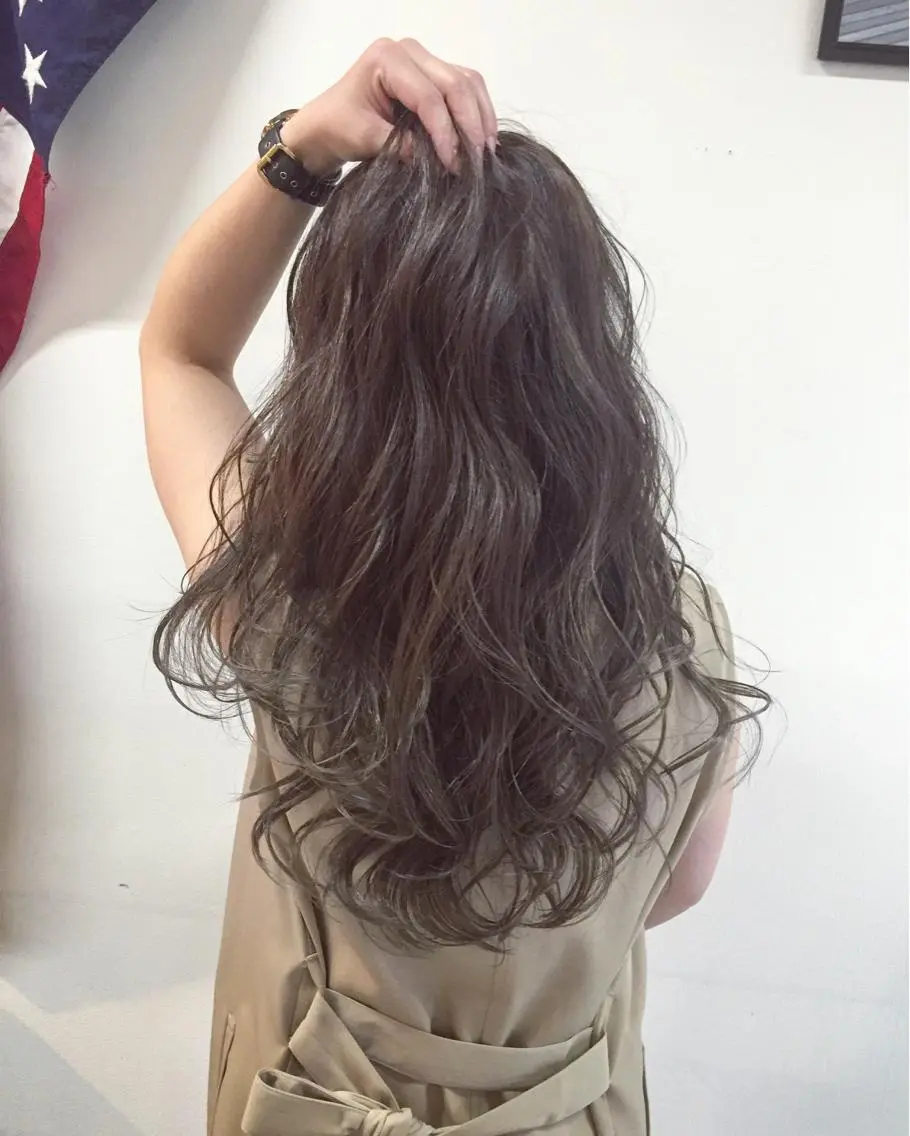ロング カラー 佐藤 奈佳子 サトウ ナカコのヘアスタイル