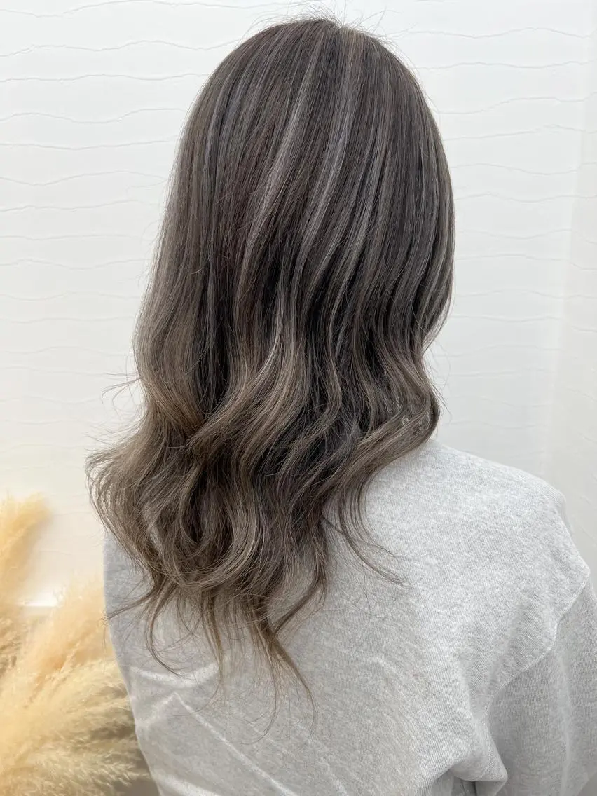ロング カラー ハイライトカラー ハイライト YURAGI🤍 SAEのヘアスタイル