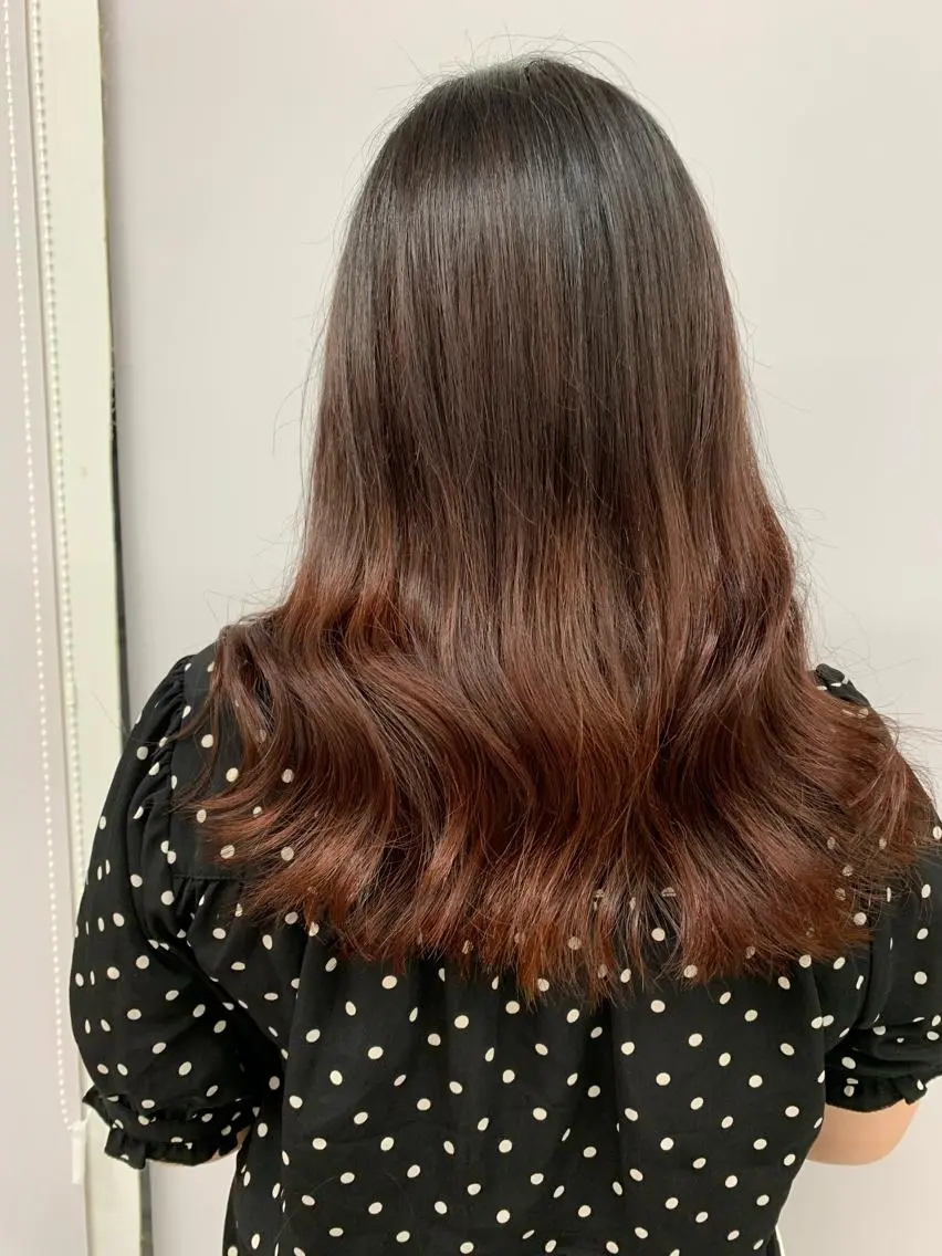 ロング カラー オチ ハナのヘアスタイル