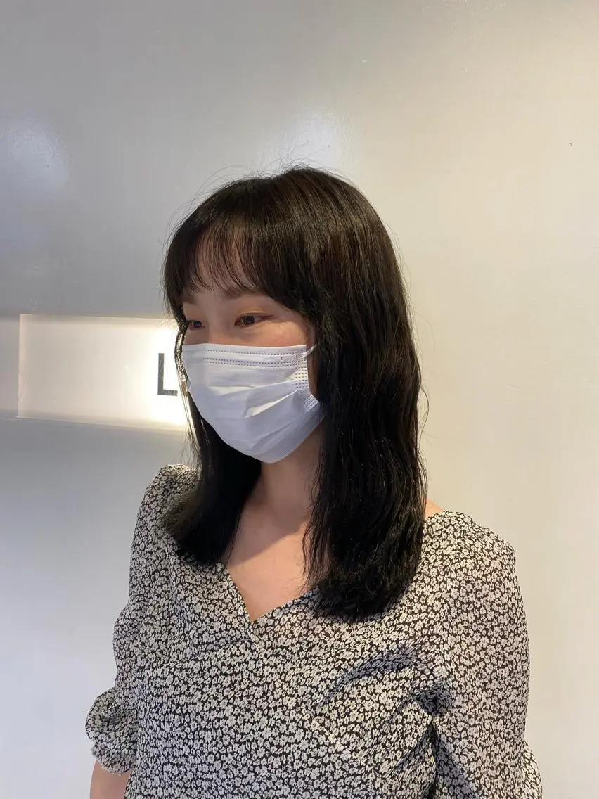 セミロング カット ヘアカラー トリートメント 西山 恵太郎のヘアスタイル