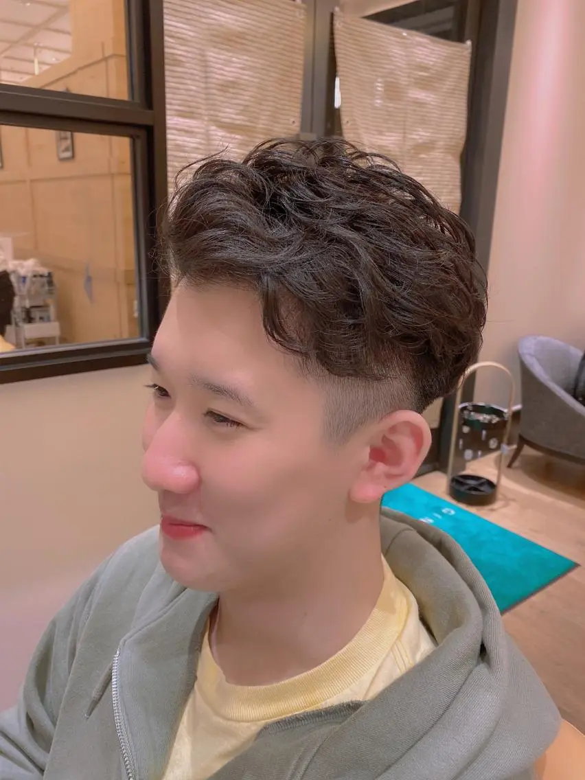 ショート カラー パーマ メンズ メンズパーマ タカハシ タクミのヘアスタイル