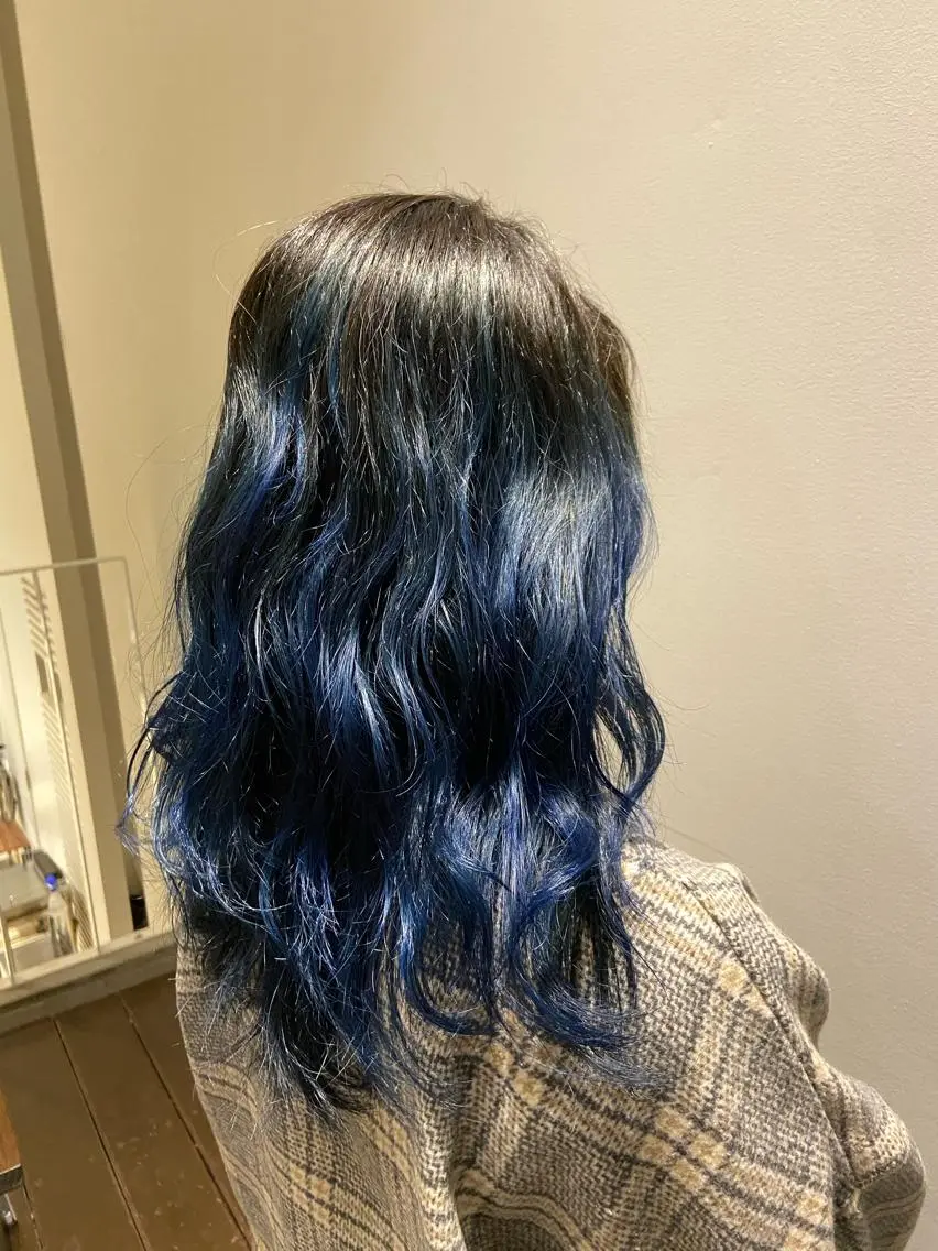 ロング カラー ヘアアレンジ ブルーカラー ヘアカラー 河合 紗紀のマツエク・マツパデザイン