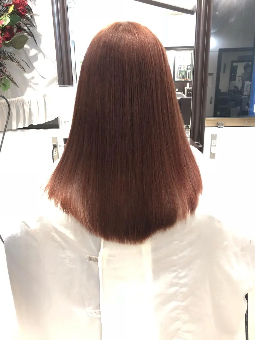 セミロング レイヤーカット 小山 悠のヘアスタイル