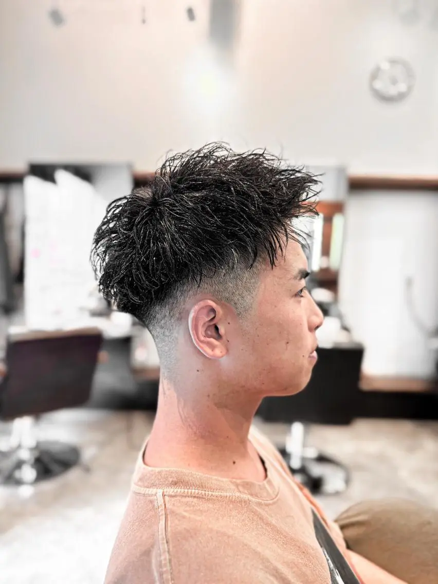 パーマ メンズ フェードカット メンズパーマ ツイストスパイラルパーマ スパイラルパーマ カット パーマ ブリーチカラー🔥 パーマ【佐々木凌平】のヘアスタイル