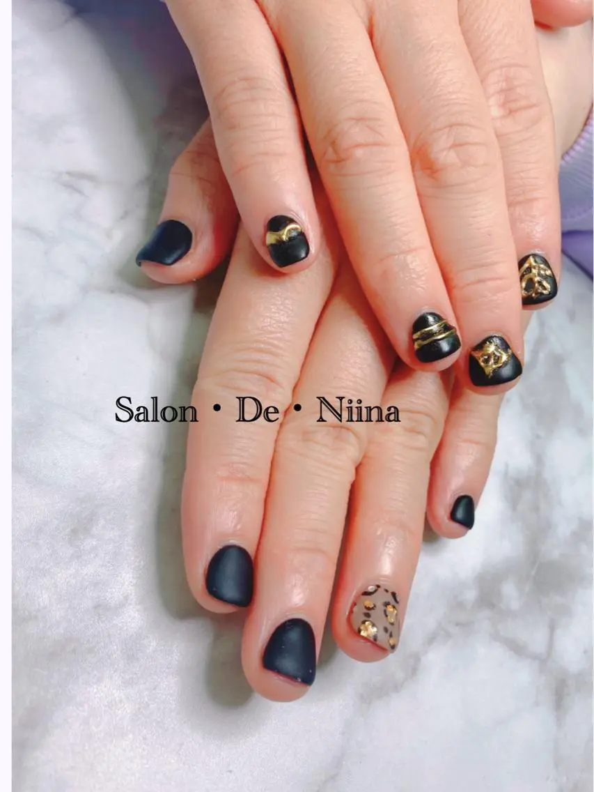 ネイル マットネイル ボディビルダーSal on.DeNiinaのネイルデザイン