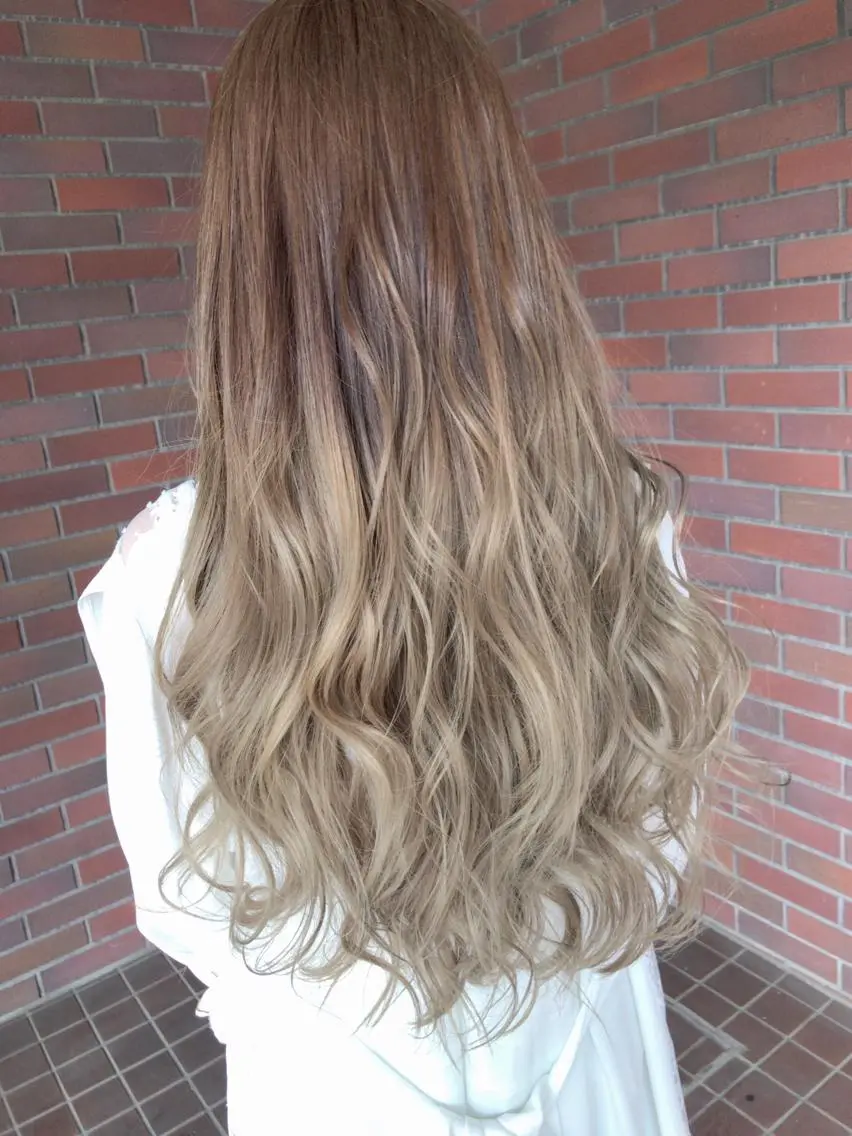 ロング カラー ブリーチ ダブルカラー グラデーションカラー ハイライトカラー ハイライト レイヤーカット匠 イソザキノリユキのヘアスタイル