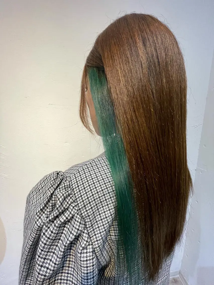 ロング カラー インナーカラー サワタ ミサのヘアスタイル