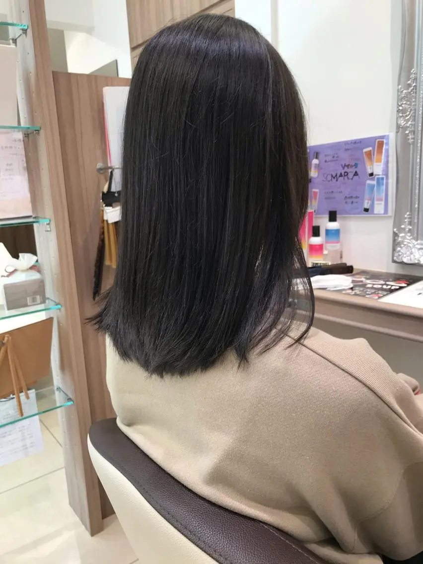 セミロング カット 比嘉 龍佑のヘアスタイル