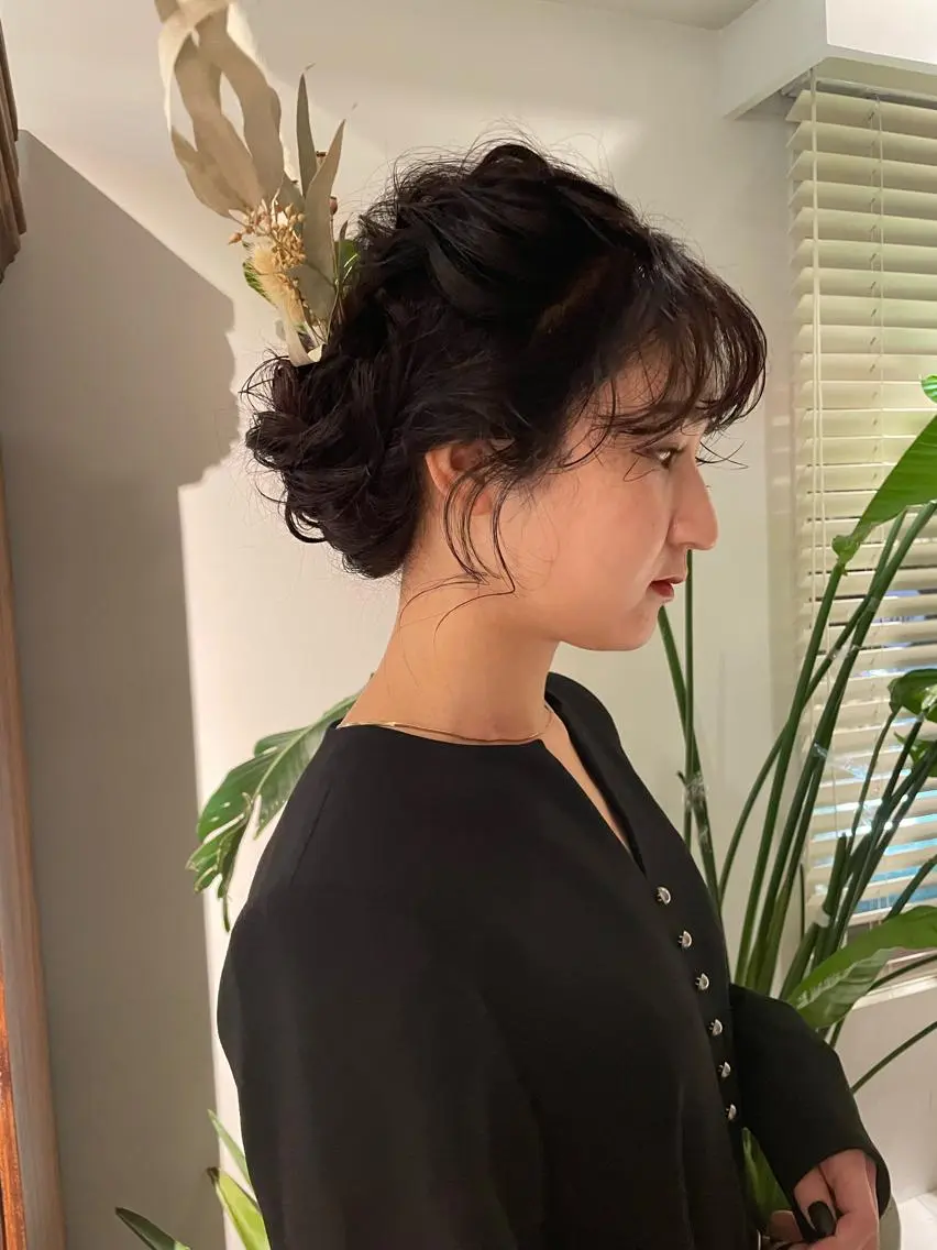 セミロング ヘアアレンジ 大人girly🛋️ 🤍yukakoのヘアスタイル