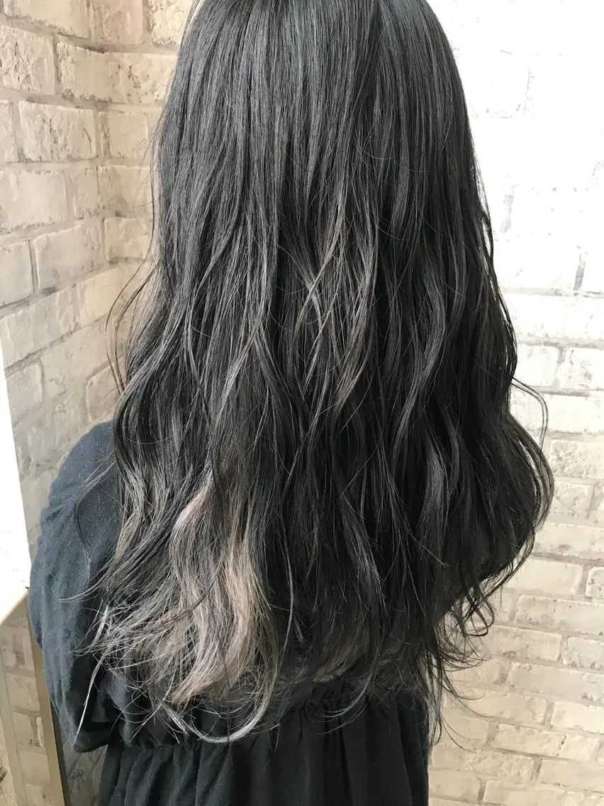 ロング カラー ハイライトカラー ハイライト Oopsレイヤー 加藤澄都のヘアスタイル
