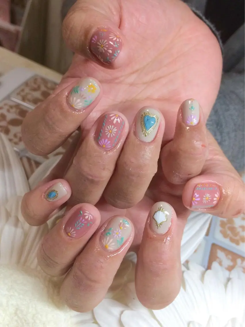 ネイル ぷっくりネイル ハンドネイル Nailsalon E's cafeのネイルデザイン