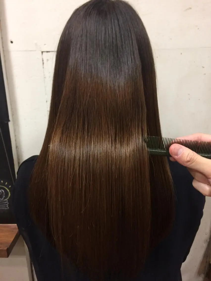 セミロング 縮毛矯正 真砂 明のヘアスタイル