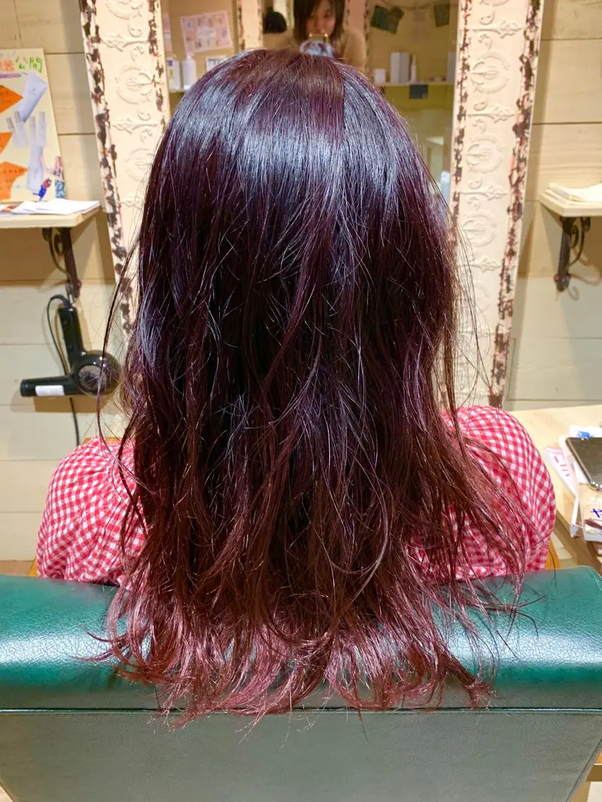 ロング カラー ブリーチ グラデーションカラー ブリーチなしカラー クワハラ イオリのヘアスタイル