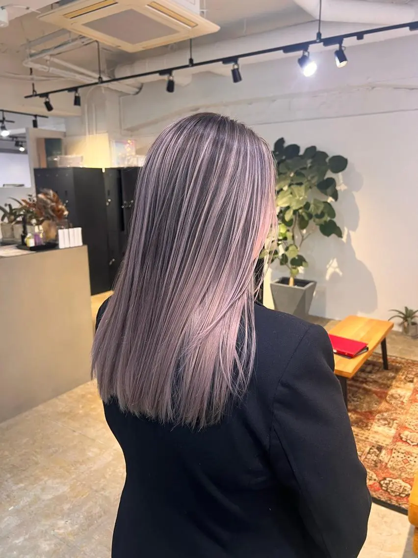 セミロング カラー ヘアカラー Merly Osakaのヘアスタイル