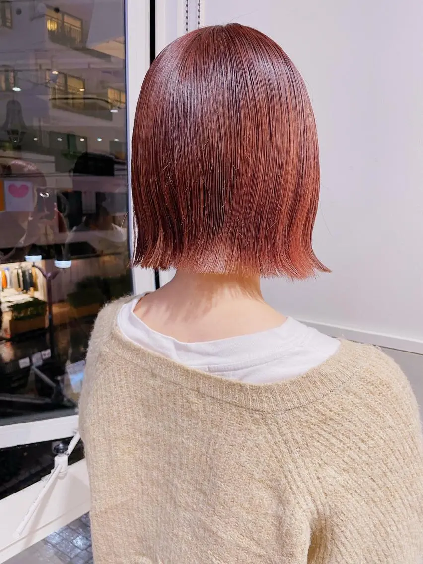 ショート カラー 切りっぱなしボブ オレンジ ピンクカラー ボブ 齋藤 咲のヘアスタイル