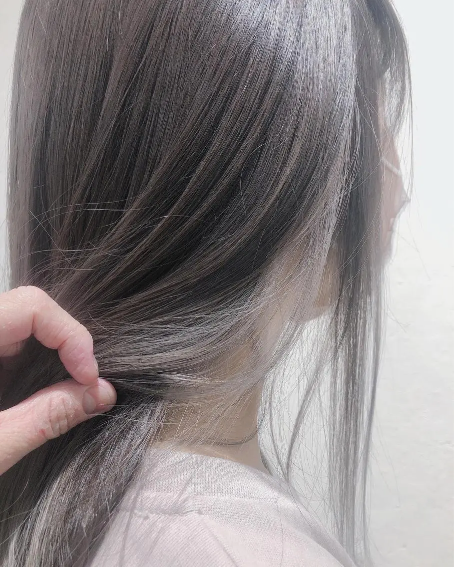 カラー シルバー ホワイトシルバー 田中 和可のヘアスタイル