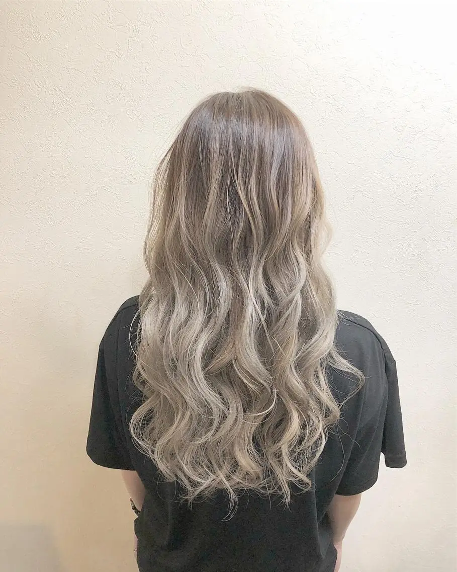 ロング ヤマグチ ヒカルのヘアスタイル