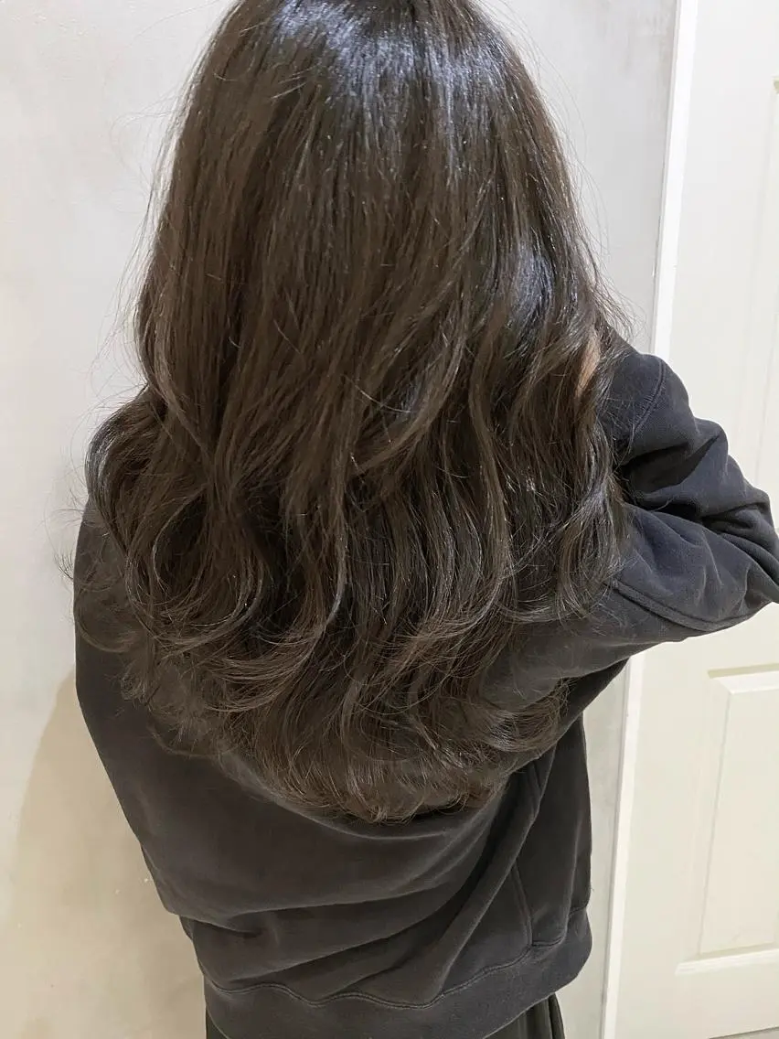 ロング カラー ヘアアレンジ ネイル マツエク・マツパ インナーカラー くびれヘア 外国人風カラー 学生 レイヤーカット 夜23時まで予約🉑 reverieあきらのヘアスタイル