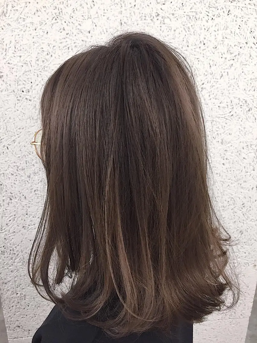 ミディアム カラー ブリーチ ケアカラー 透明感カラー ハイライトカラー インナーカラー カット ヘアカラー トリートメント ✨ハイクオリティ✨ 山本香也のヘアスタイル