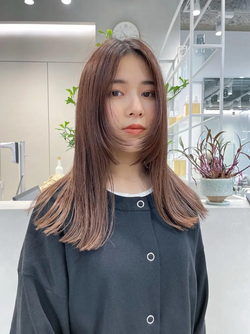 ロング カラー 青木 優歩のヘアスタイル