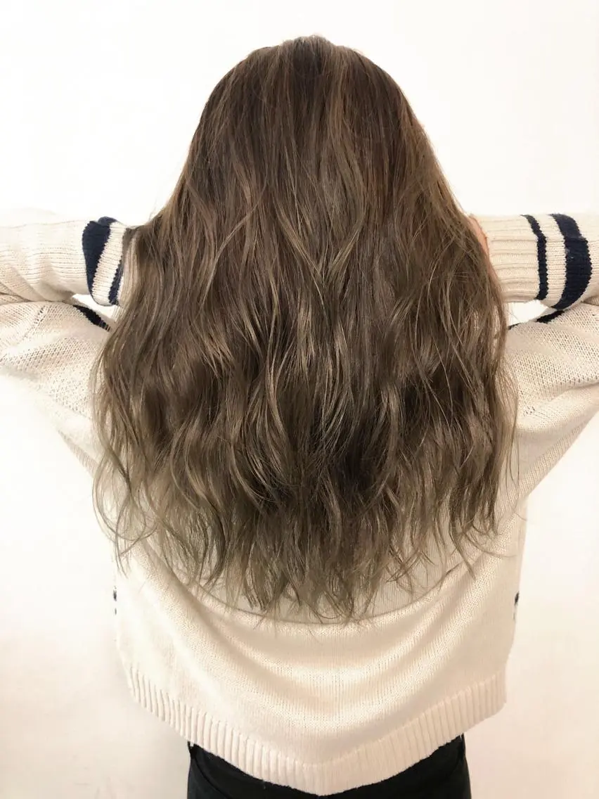 セミロング かきあげバング レイヤーカット 美髪矯正・レイヤー 倉友哉のヘアスタイル