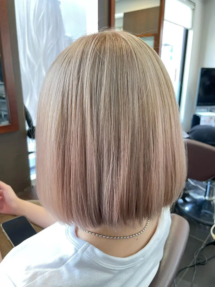 ショート カラー ヘアアレンジ be flotのヘアスタイル