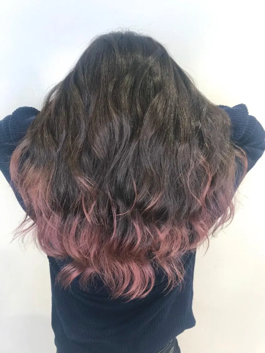 セミロング カラー 森本 笑のヘアスタイル