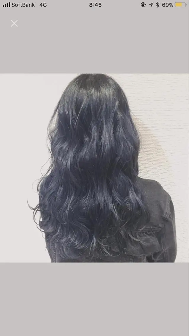 ロング カラー ヘアアレンジ ブルーカラー ブルージュ 白髪ぼかしハイライト 茗荷谷駅徒歩2分のヘアスタイル
