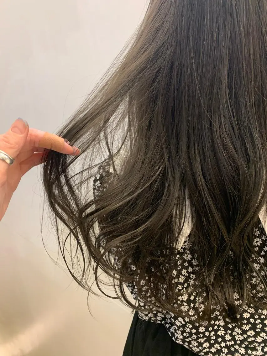 ロング カラー ベージュカラー apish パーマ/夏琳🌻のヘアスタイル