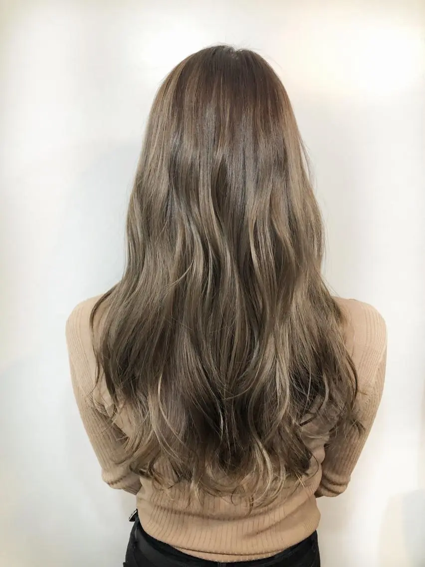 ロング カラー ハイライトカラー ハイライト 女性リピ90%🍨 🩷佐藤みずきのヘアスタイル