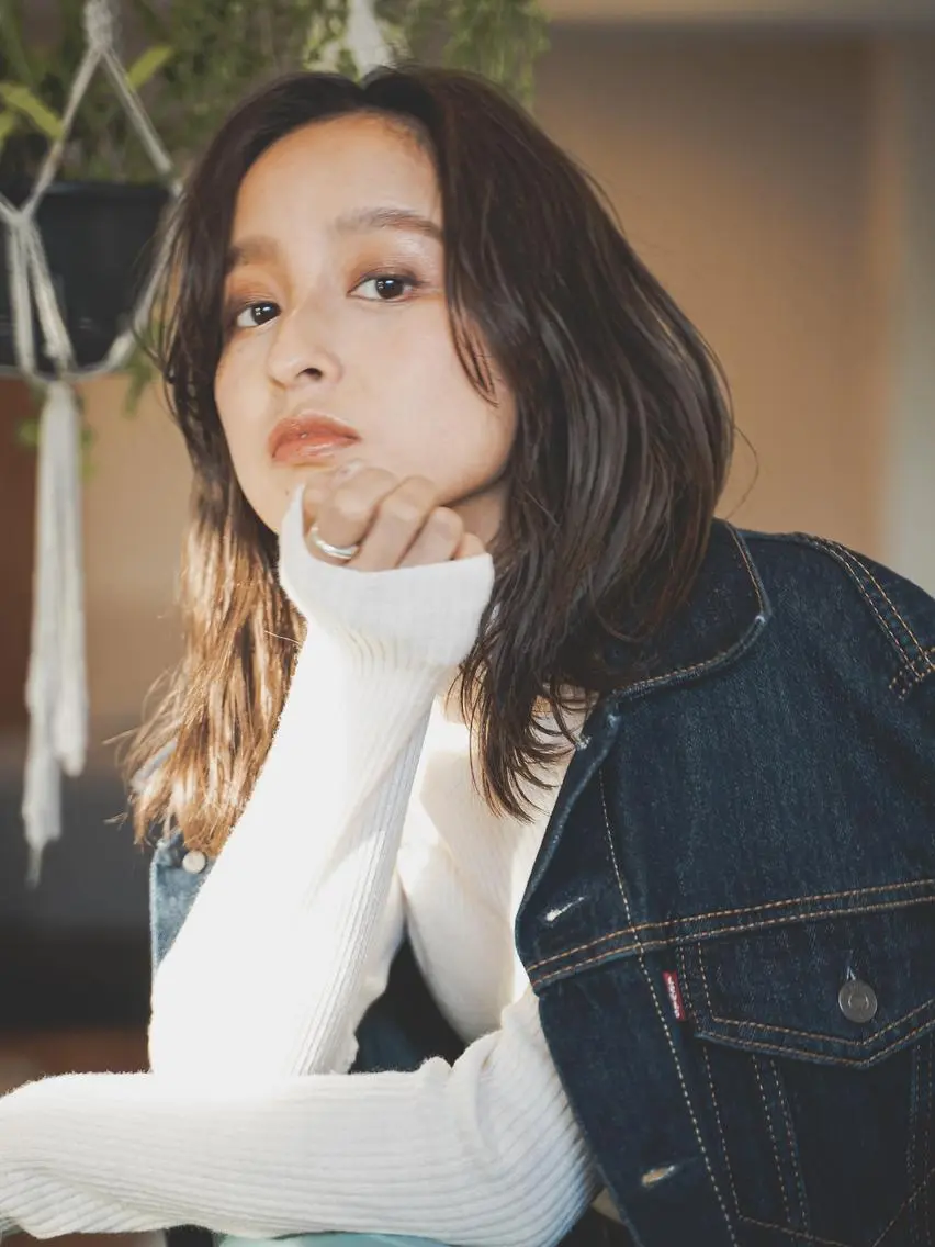 ミディアム 柳下 涼のヘアスタイル