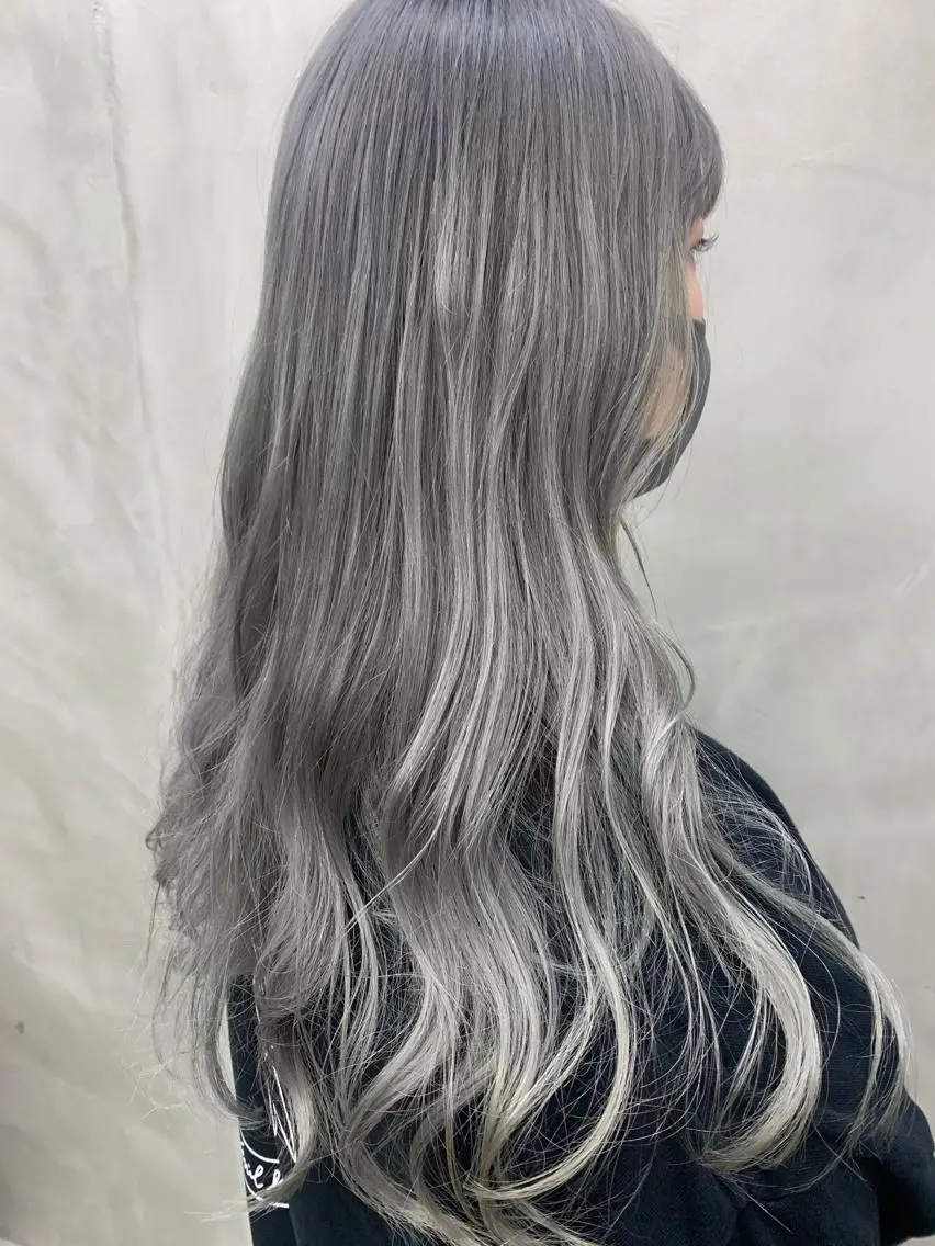 ロング カラー ブリーチ イルミナカラー 🐝 hachi🐝のヘアスタイル