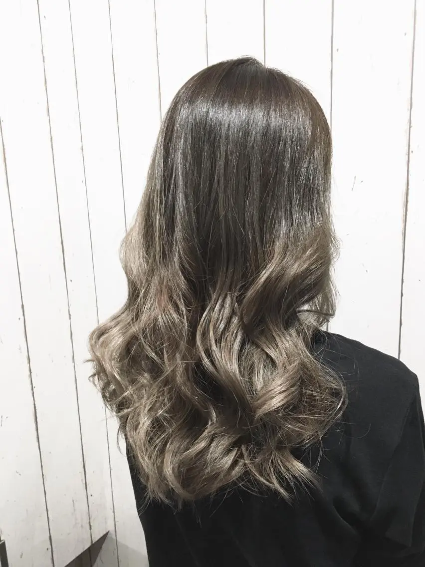 セミロング カラー パーマ ヘアアレンジ アッシュ 透明感カラー グラデーションカラー シルバー 外国人風カラー ヘアカラー トリートメント 👑指名率No.1 👑坂口飛翔のヘアスタイル