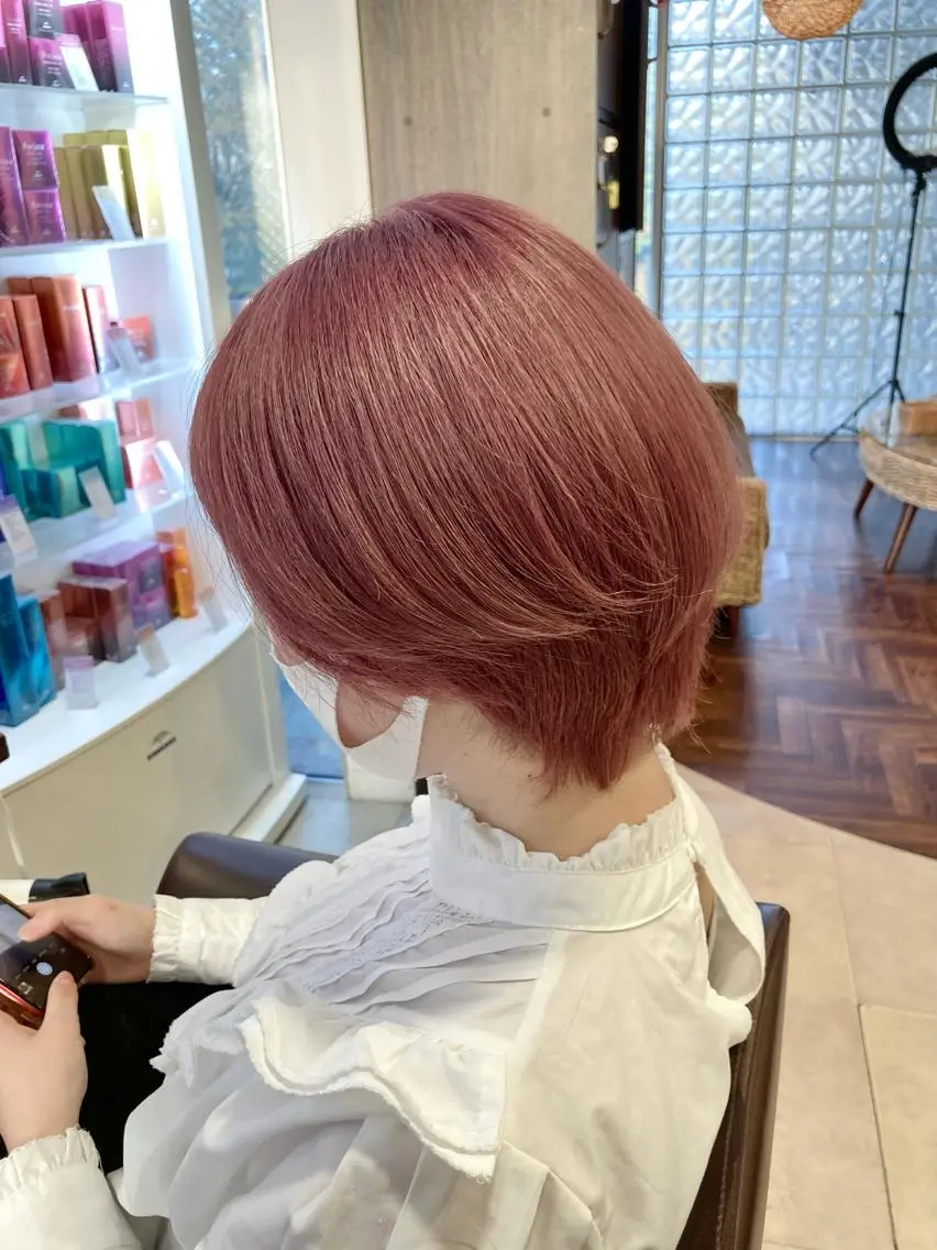 ショート カラー ベージュカラー ピンクカラー ピンクベージュ カット ヘアカラー トリートメント カットが上手い 💇♂🌸サク🌸のヘアスタイル
