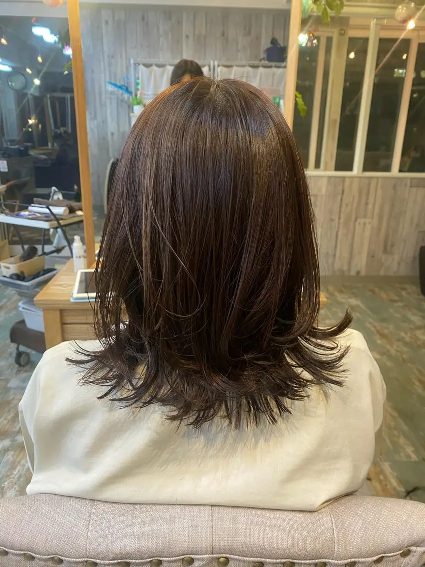 ミディアム カラー ベージュカラー ラベンダーカラー ラベンダーベージュ くびれヘア ショートカット 💙hiyoriのヘアスタイル