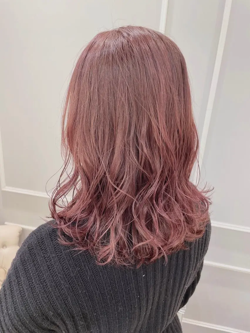 ミディアム カラー ハイライトカラー イルミナカラー ピンクカラー ハイライト カット ヘアカラー トリートメント 🦖鶴岡 香純🦖のヘアスタイル