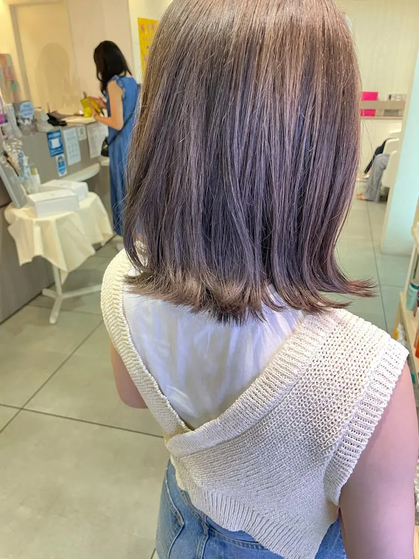 ミディアム カラー ブリーチ グレージュ カット ヘアカラー パーマ トリートメント 松佐 ゆかりのヘアスタイル
