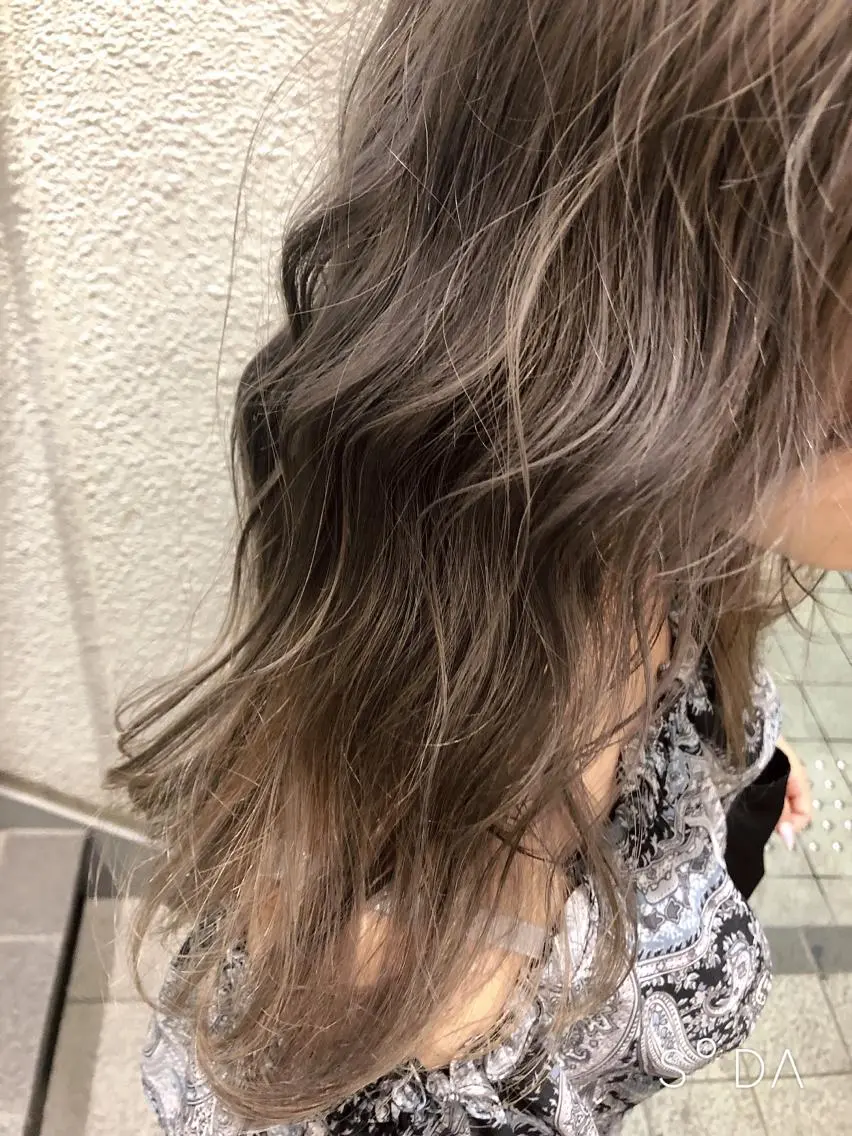 セミロング カラー アッシュ ハイライトカラー ピンクカラー ピンクアッシュ シルバー 艶髪/シールエクステ 🌻ノゾミ🌻のヘアスタイル