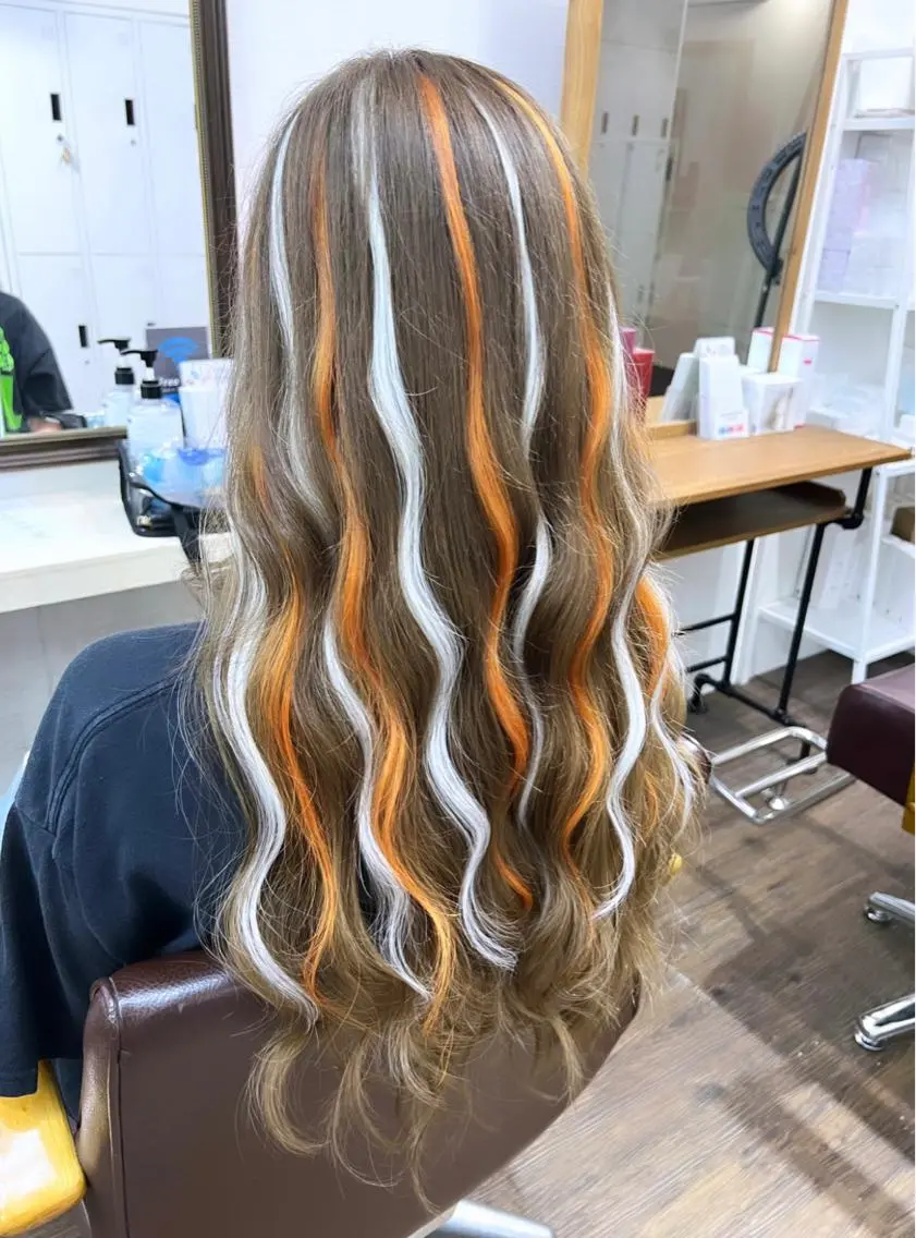ロング カラー ブリーチ ケアブリーチ エクステ ヘアカラー エクステ 🧠U-topia 西村彩🧠のヘアスタイル