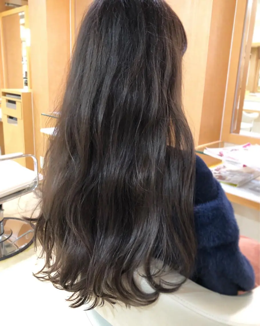 ロング カラー ブリーチ ブルーカラー ブルージュ 透明感カラー ブリーチなしカラー ニュアンスカラー🫧 加納のヘアスタイル