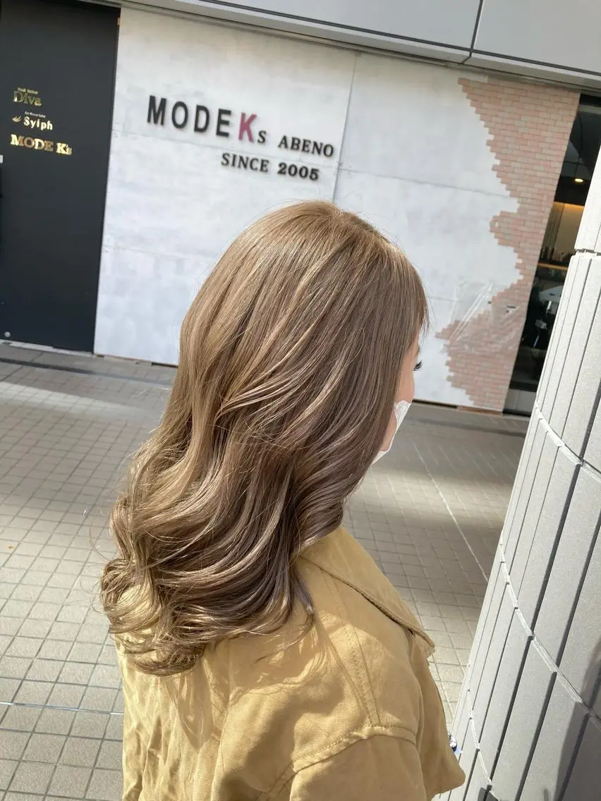 ミディアム カラー ベージュカラー ブラウンカラー カット ヘアカラー SHAFT Ieiriのヘアスタイル