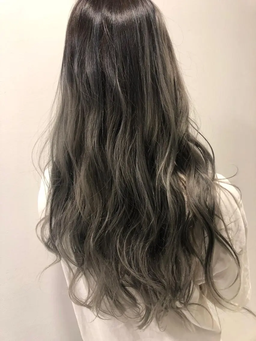 ロング ヘアカラー アートディレクター ワダヒサノリのヘアスタイル