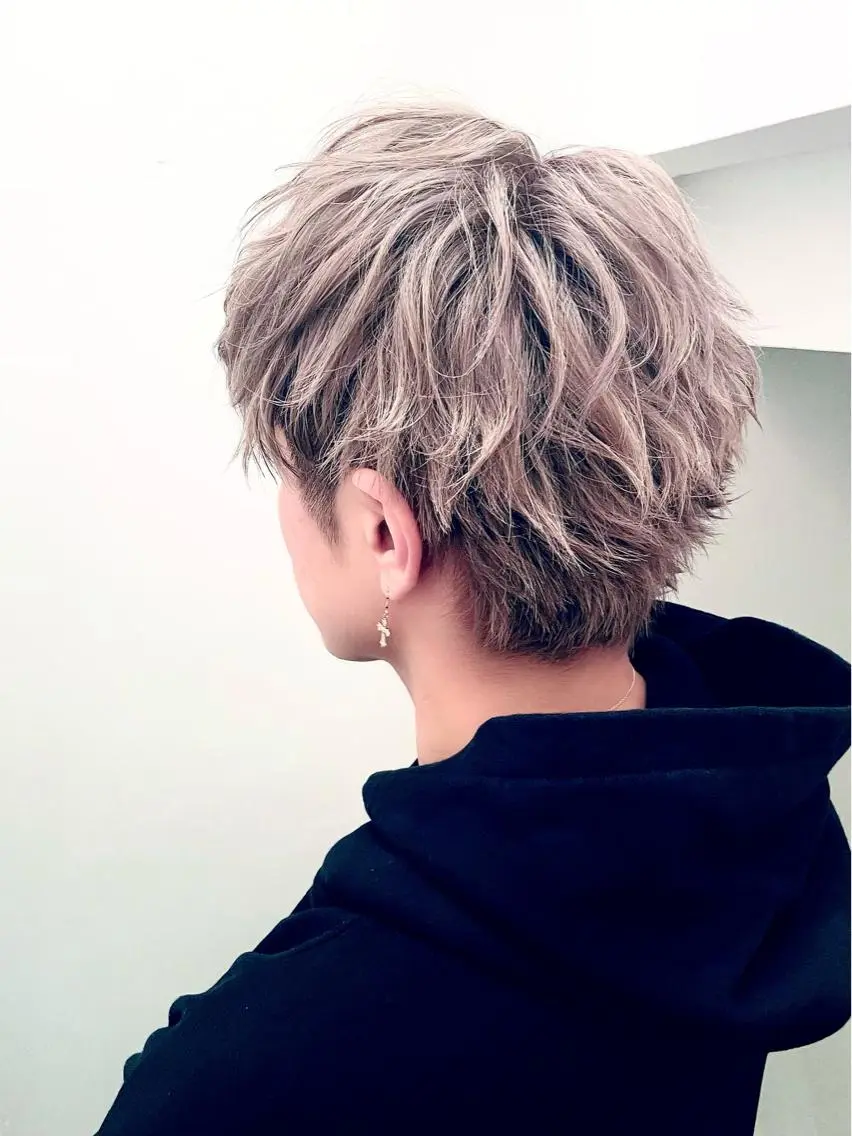 ショート 伊熊 美砂のヘアスタイル