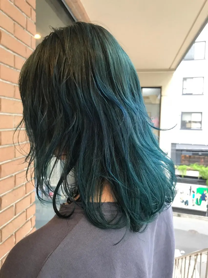 ミディアム カラー パーマ ヘアアレンジ メンズ キッズ ネイル マツエク・マツパ グリーン サロンドミルク 渋谷高比良のヘアスタイル