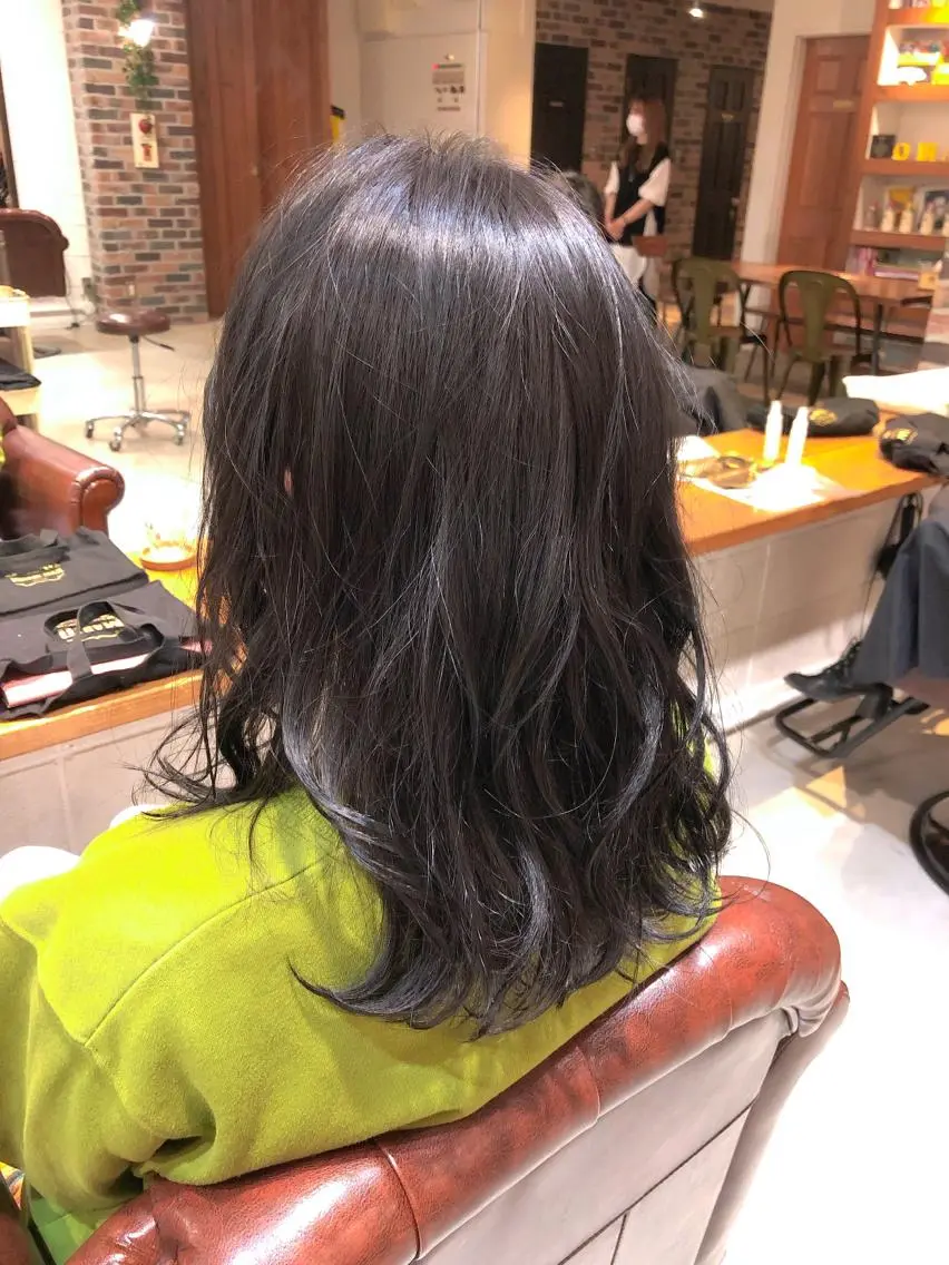 セミロング カラー パーマ ヘアアレンジ メンズ キッズ ネイル マツエク・マツパ 透明感カラー グレージュ カーキグレージュ カラーマツエク ヘアカラー トリートメント ⭐️ハイクオリティ カラー杉本雄志⭐️のヘアスタイル