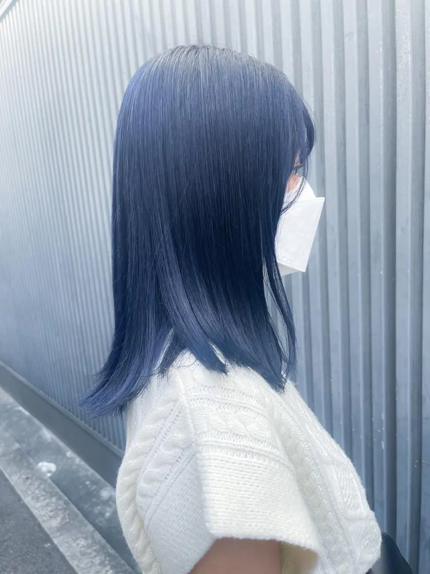 ミディアム カラー 黒髪 ブリーチ ブルーカラー ブルーブラック エドルカラー カット ヘアカラー BOXmico. 南堀江 宇都宮のヘアスタイル