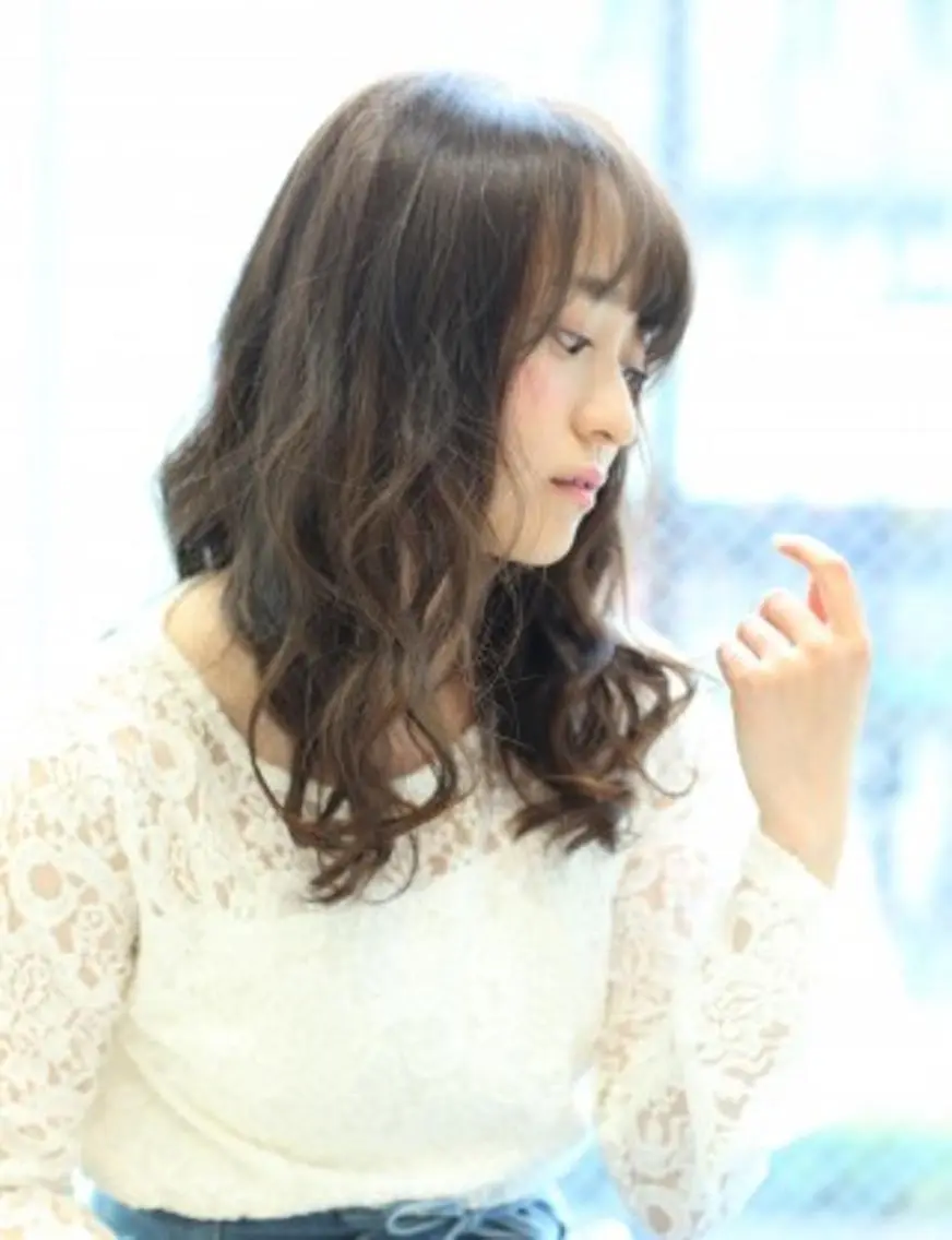 ミディアム 小林 永佳のヘアスタイル