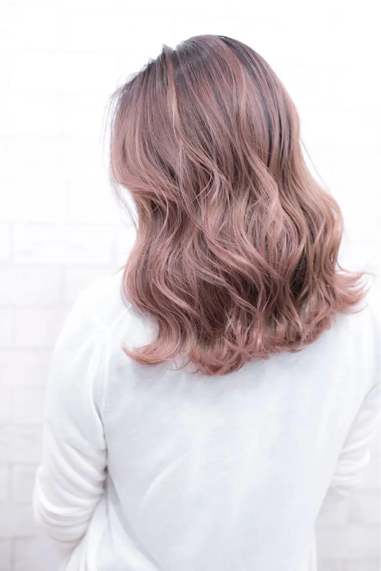 セミロング カラー アッシュ イルミナカラー ピンクカラー ピンクアッシュ トップスタイリスト 小澤純一のヘアスタイル