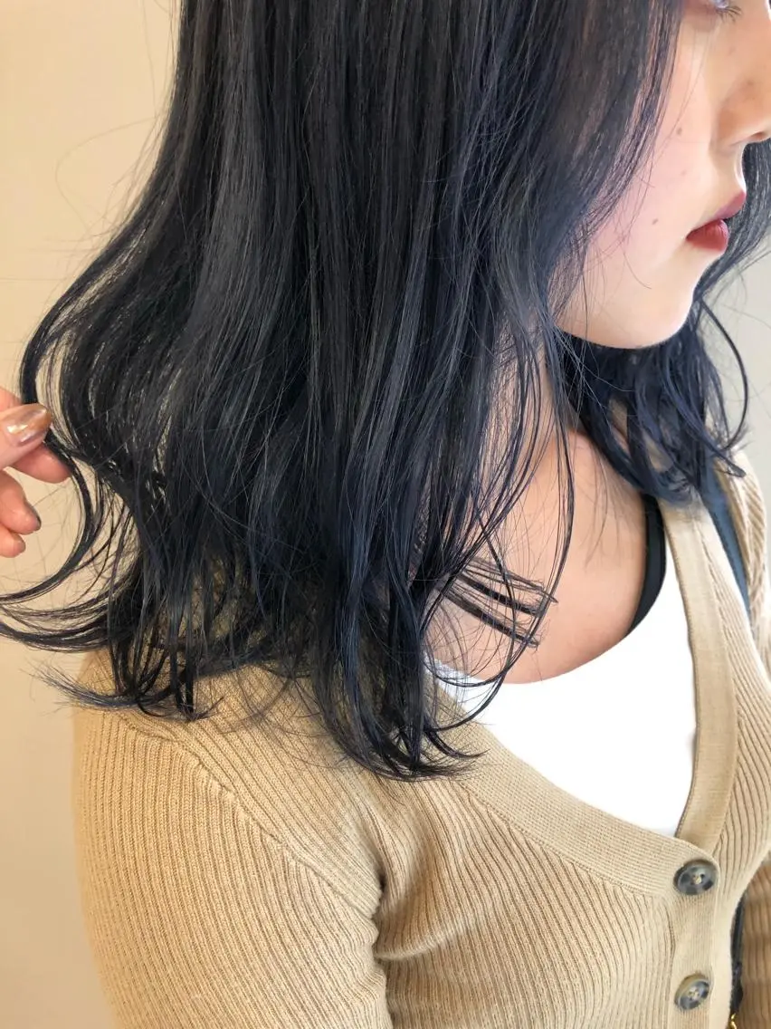 ロング カラー ブルーカラー シルバー ヘアカラー トリートメント 盛れるレイヤーカット 得意🌹井上美沙のヘアスタイル
